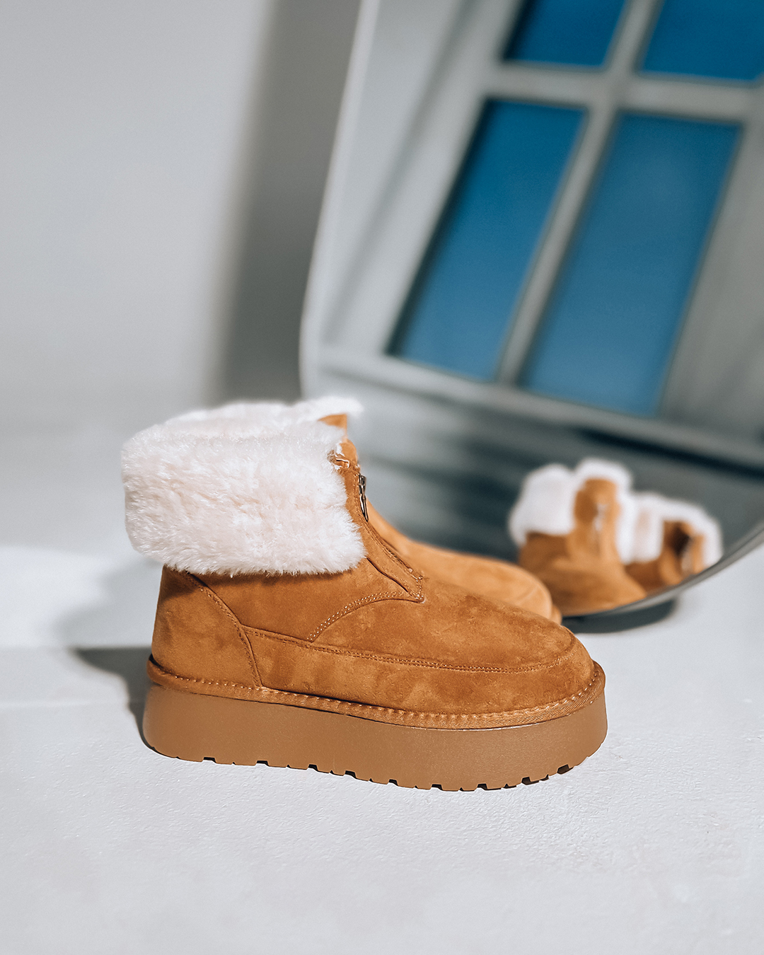 Zanurz się w komforcie zamszowych butów z Deichmann.