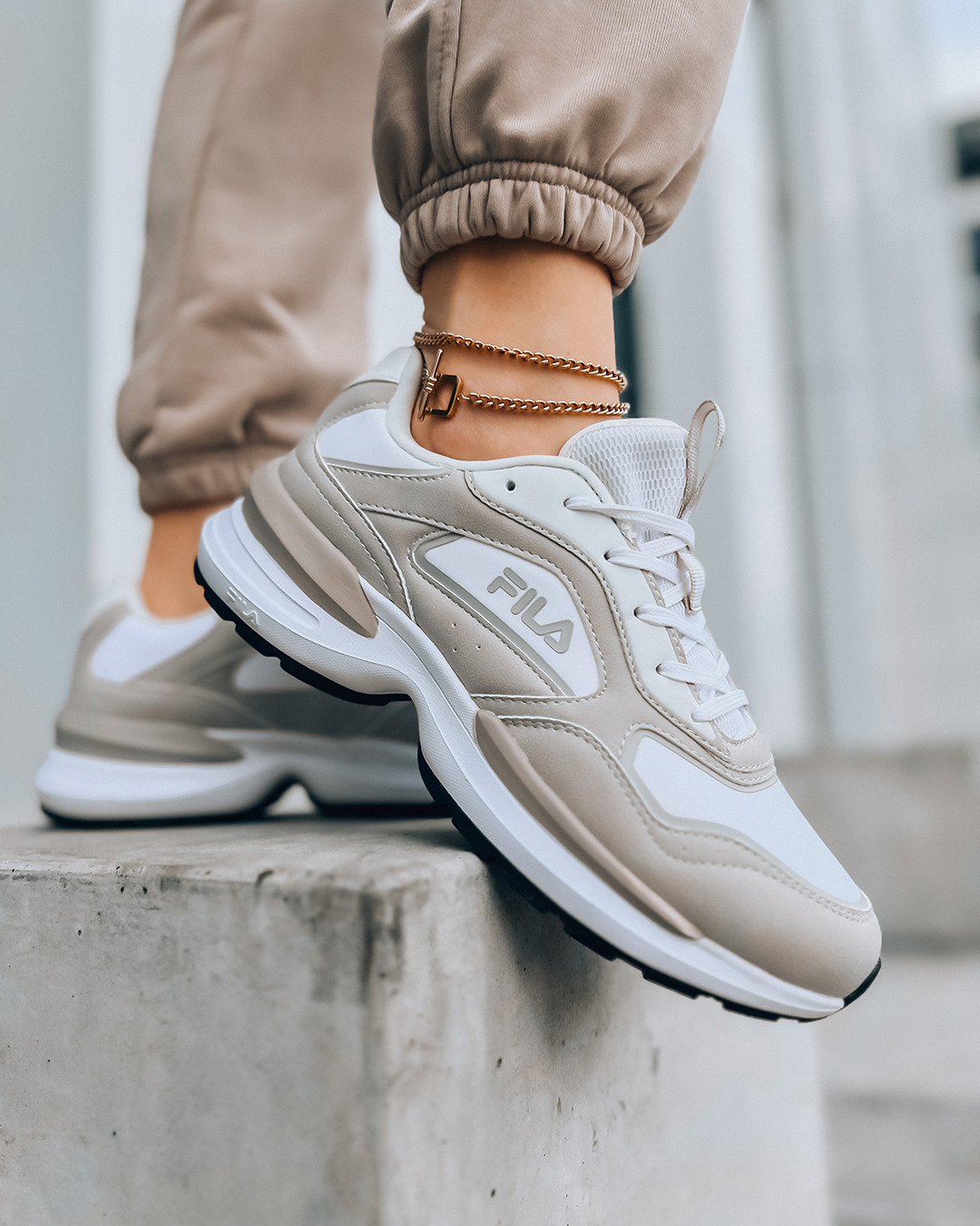 Wyrusz w miasto ze sneakersami od Deichmann w najmodniejszych kolorach!