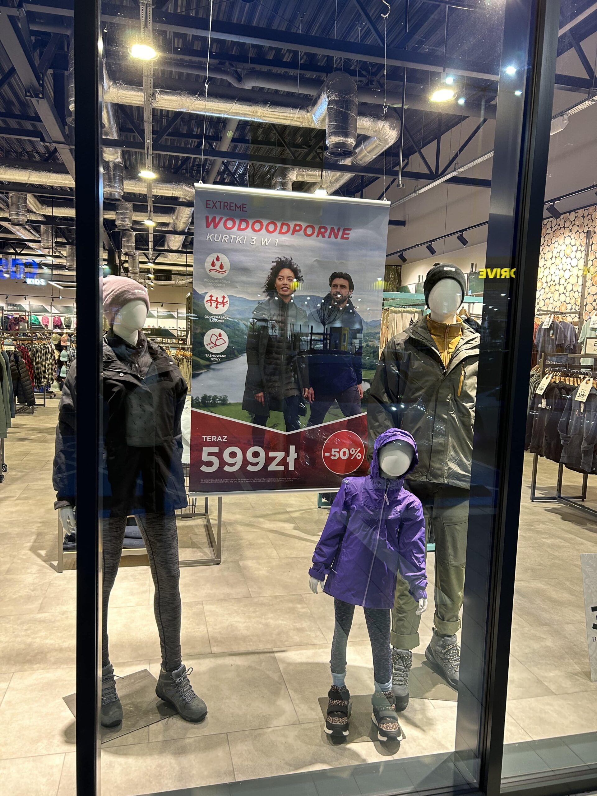 Uniwersalne, wodoodporne kurtki 3 w 1 Mountain Warehouse mogą być używane przez cały rok!